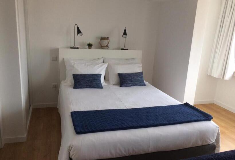 إستوديو ديلوكس, Aveiro White House