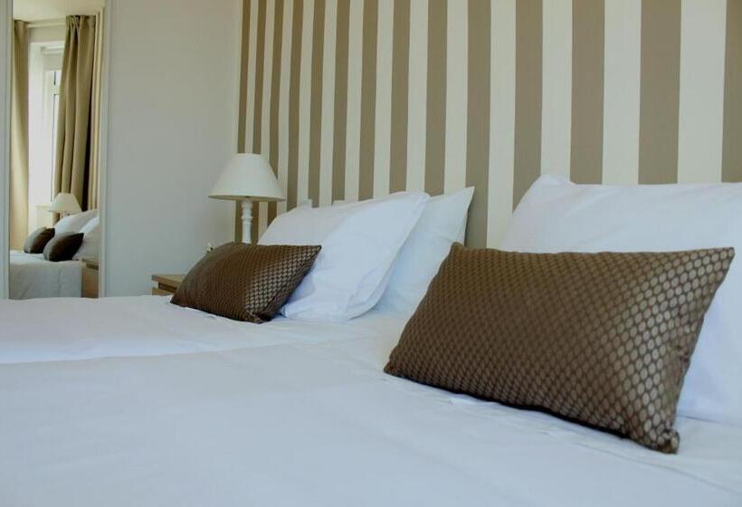 غرفة قياسية, Aveiro White House