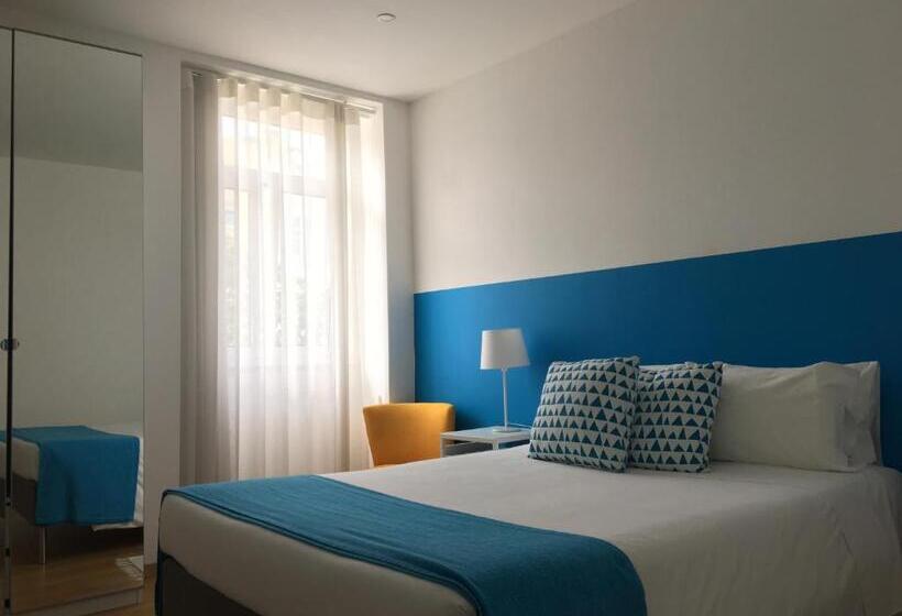 جناح جونيور, Aveiro White House