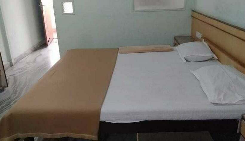 غرفة ديلوكس, Iroomz Hoysala Residency