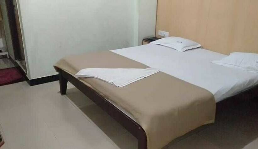 غرفة ديلوكس, Iroomz Hoysala Residency