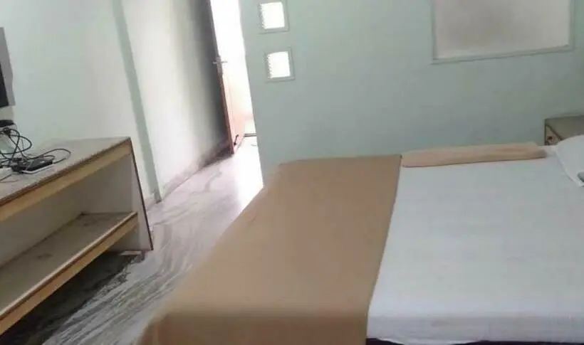 スタンダードルーム, Iroomz Hoysala Residency