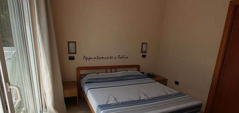 غرفة قياسية ثلاثية ذات اطلالة, Micro Hotel Rossana