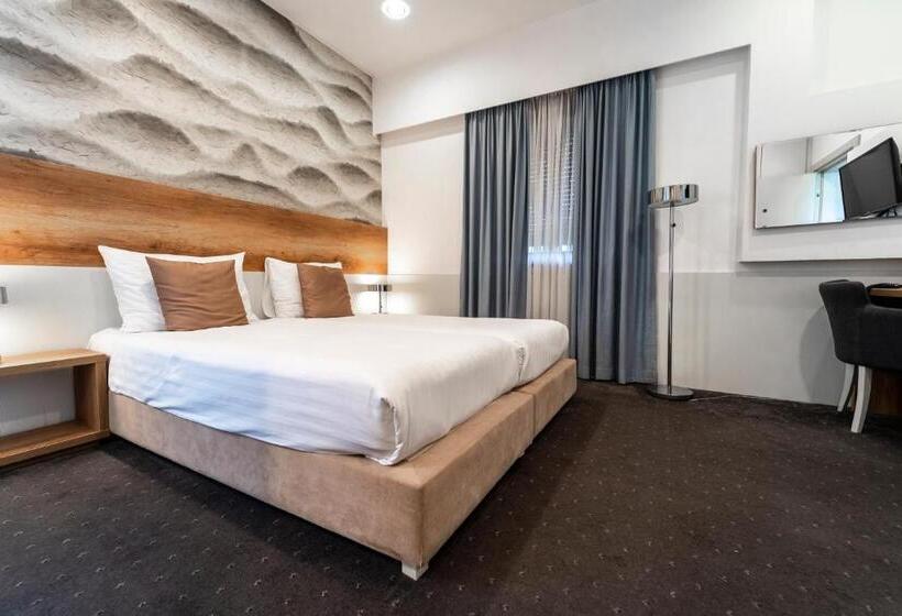 身障者適用スタンダードルーム, Santiny