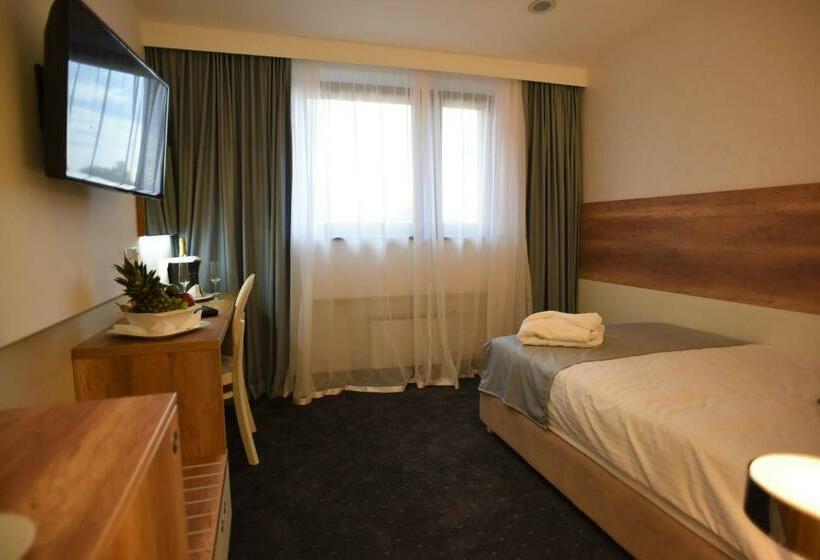 スタンダードシングルルーム, Santiny