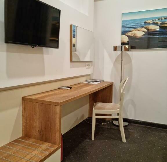 スーペリアールーム, Santiny