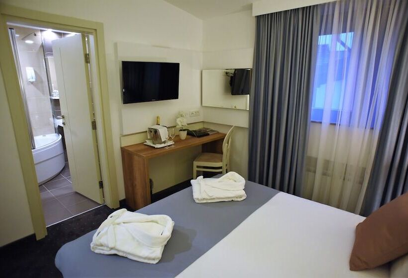 スーペリアースイート, Santiny