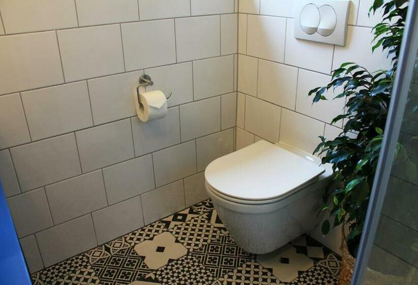 דירת חדר, Tesla's Gastro House Plitvice