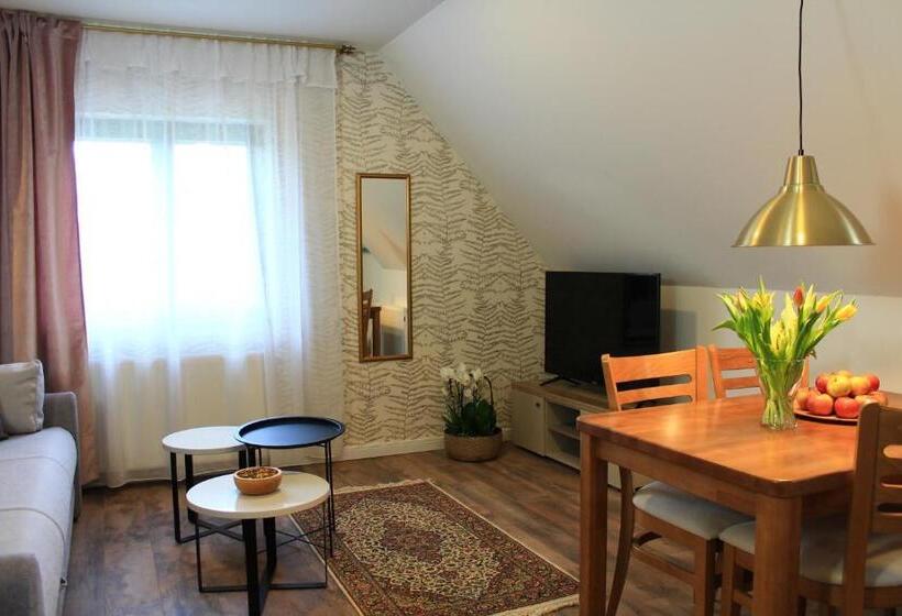 דירת חדר, Tesla's Gastro House Plitvice