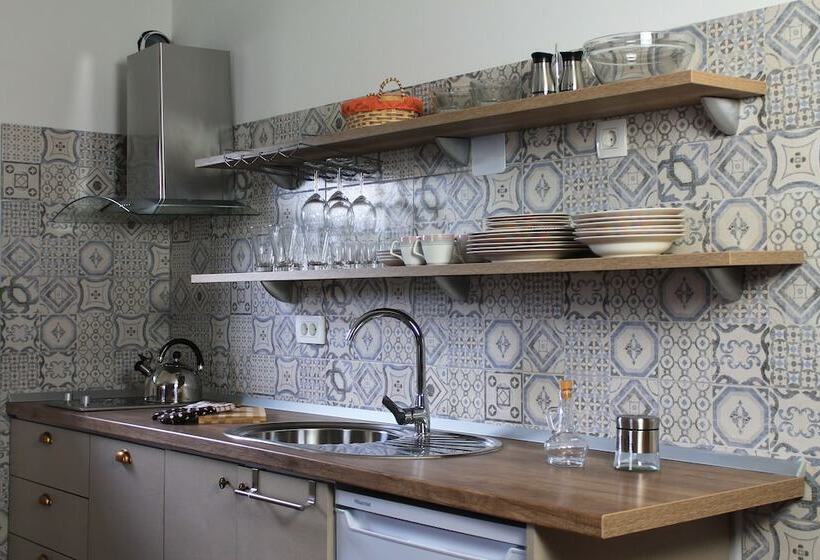 דירת חדר, Tesla's Gastro House Plitvice