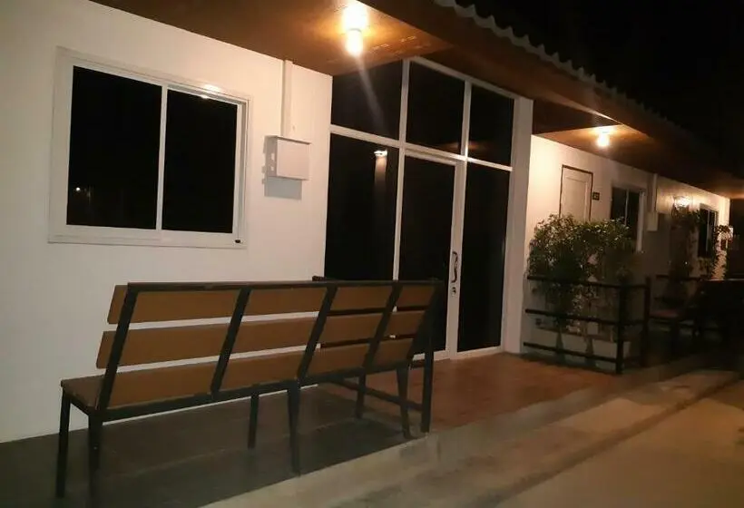 デラックスルーム, The Chill House