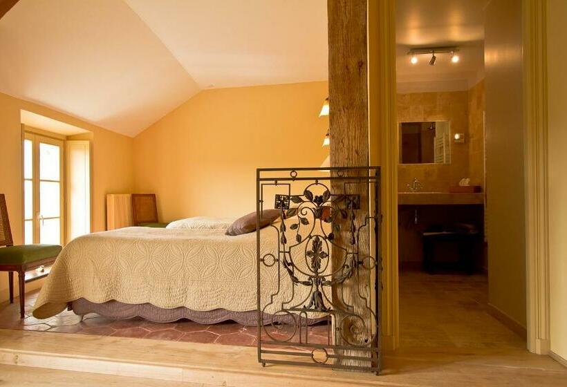 غرفة قياسية ثلاثية, La Petite Ferme