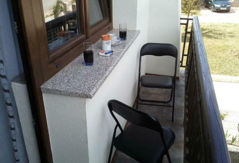 バルコニー付きスタンダードトリプルルーム, Plitvice Mountain Spring