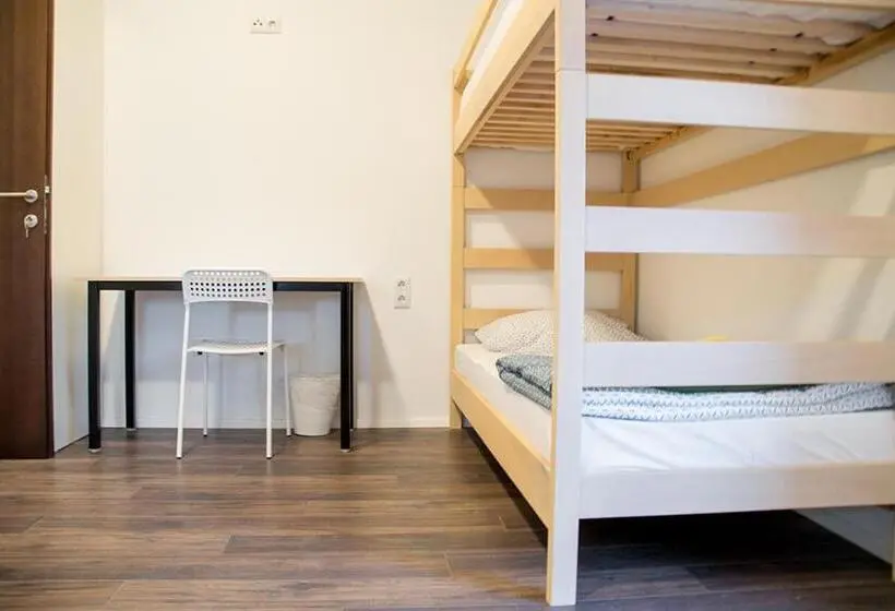 スタンダード４人部屋, Wine Hill Hostel