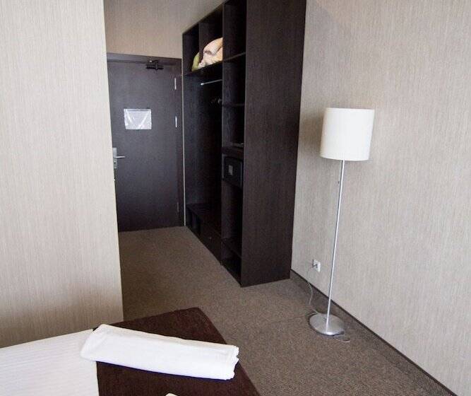 غرفة قياسية, Al Mar