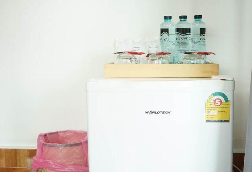 חדר דלוקס לשלושה, Chaiyai River Front