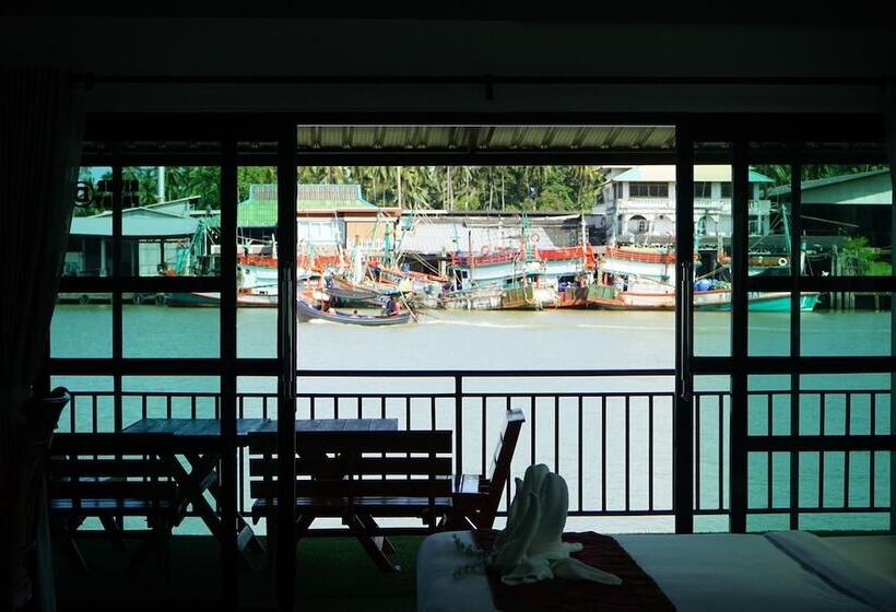 سوییت خانوادگی, Chaiyai River Front