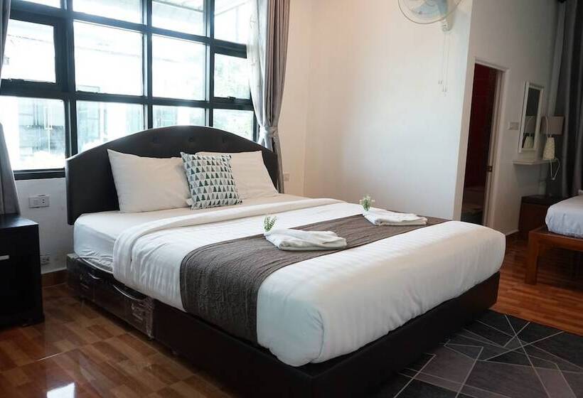 חדר דלוקס לשלושה, Chaiyai River Front