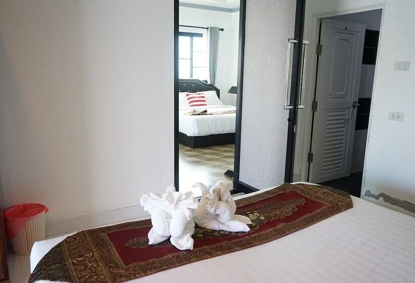 סוויטה משפחתית, Chaiyai River Front