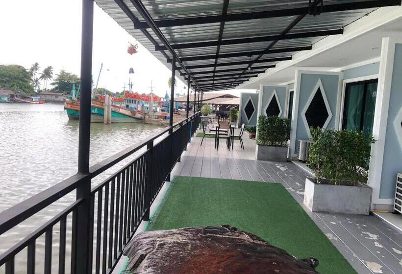 اتاق استاندارد با تخت بزرگ, Chaiyai River Front