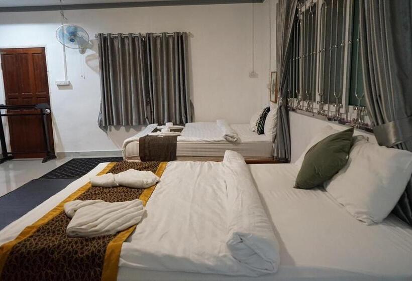 חדר משפחתי דלוקס, Chaiyai River Front