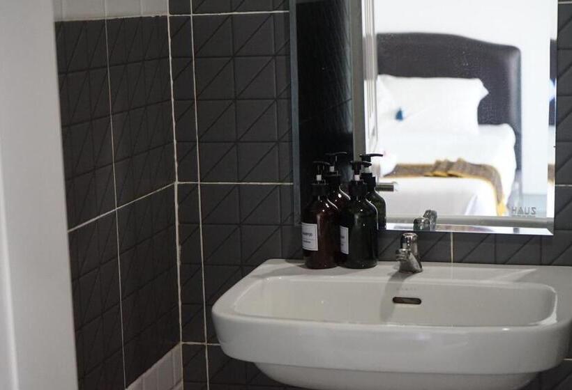 חדר דחוקס עם מיטת קינג, Chaiyai River Front