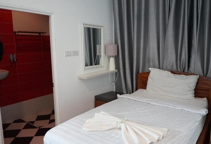 חדר דלוקס לשלושה, Chaiyai River Front