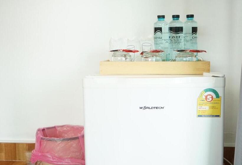 חדר דלוקס לשלושה, Chaiyai River Front