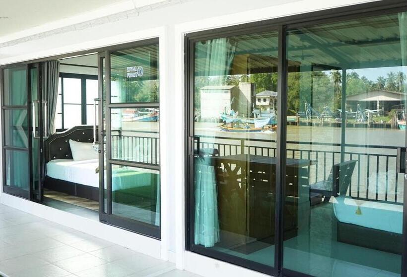 Family Suite, Chaiyai River Front