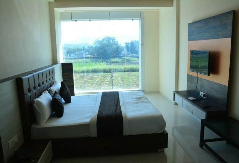 غرفة ديلوكس, Savera Palace