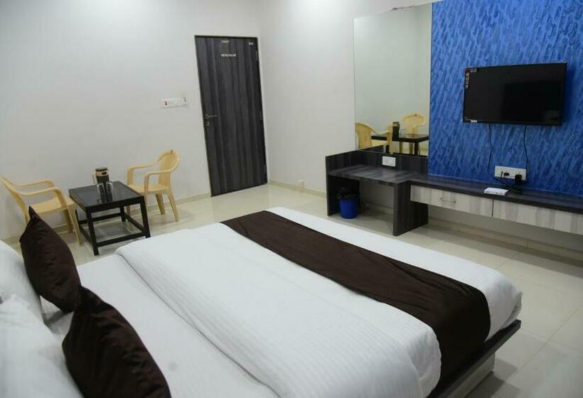 غرفة ديلوكس سرير كينج, Savera Palace