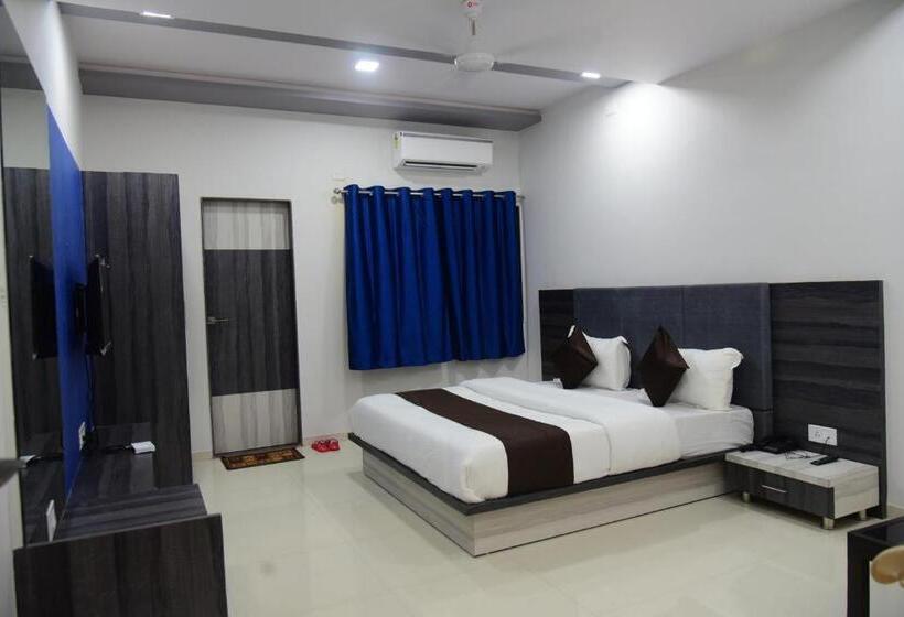 غرفة ديلوكس سرير كينج, Savera Palace