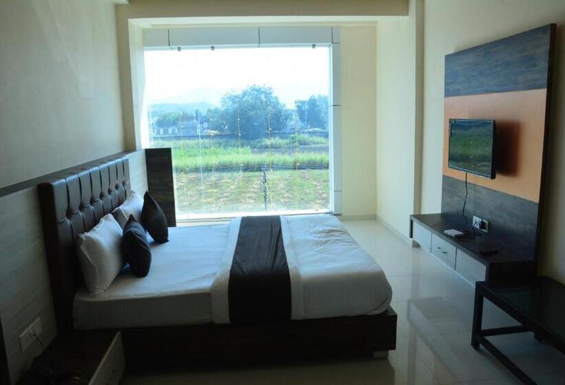 غرفة ديلوكس سرير كينج, Savera Palace