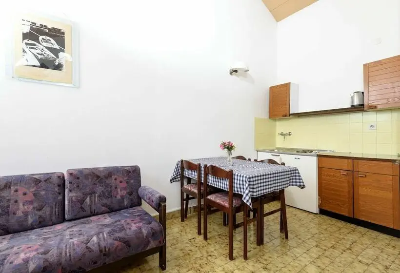 2-Bedroom Classic Apartment, Apartments Medena Budget