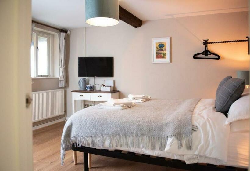 חדר סטנדרט, The Talkhouse