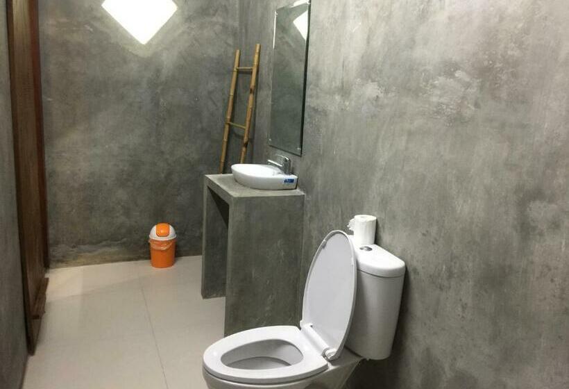 Номер Стандарт Вид на Бассейн, Watukarung Ristu Homestay