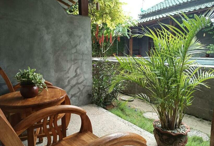 标准间带游泳池, Watukarung Ristu Homestay