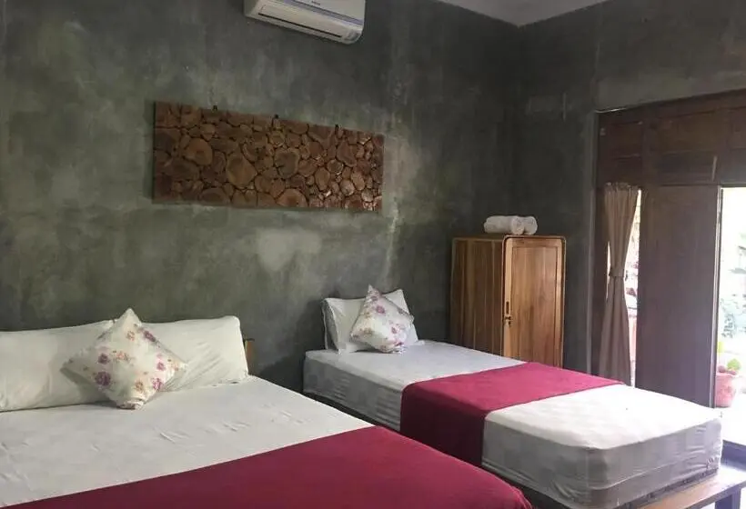 Camera Tripla Standard, Watukarung Ristu Homestay