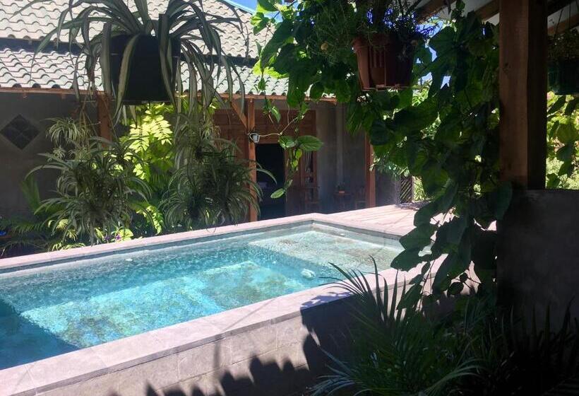 标准三人间, Watukarung Ristu Homestay