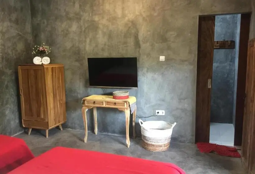 Camera Standard Vista Piscina, Watukarung Ristu Homestay