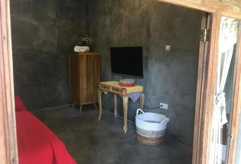 Camera Standard Vista Piscina, Watukarung Ristu Homestay