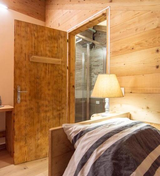 חדר אקונומי, Casa Ekharle   Affittacamere