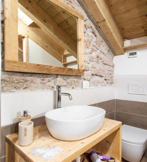 חדר אקונומי, Casa Ekharle   Affittacamere