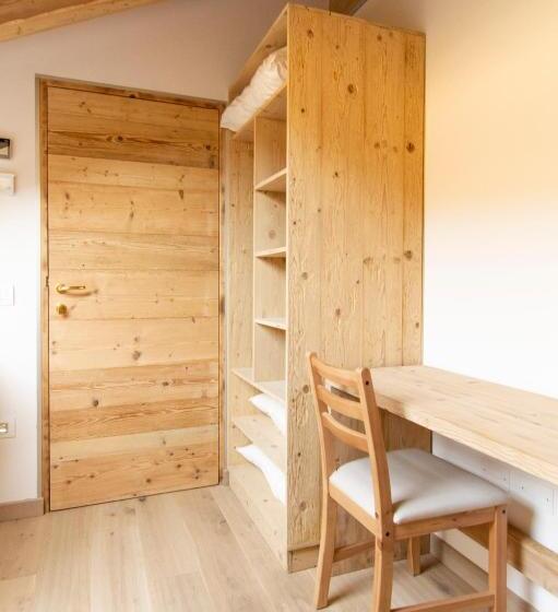 חדר אקונומי, Casa Ekharle   Affittacamere