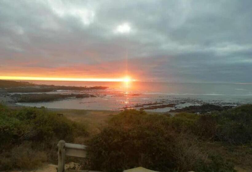 침실 1개 주택, West Coast Seaside Getaway