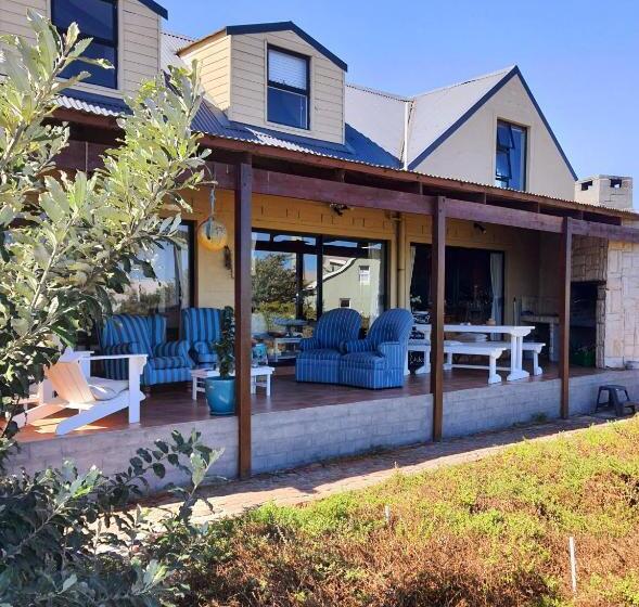 침실 1개 주택, West Coast Seaside Getaway