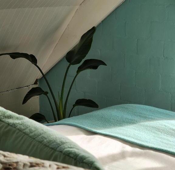 Номер Комфорт, West Coast Seaside Getaway