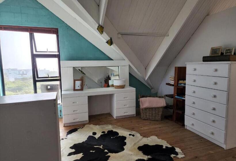 컴포트 룸, West Coast Seaside Getaway