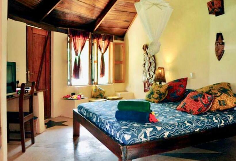 غرفة ديلوكس مطلّة علي البحر مزوَّدة بشُرفة, Ankobra Beach Resort