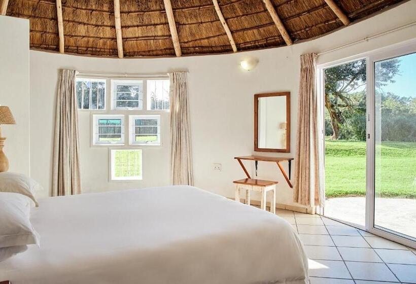 شاليه غرفة نوم واحدة, First Group Hole In The Wall